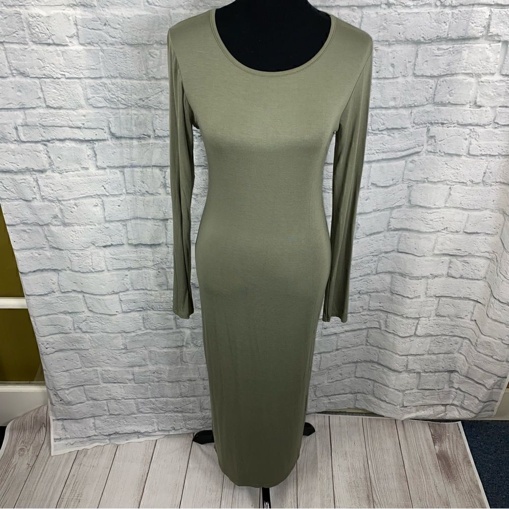 Julietta New bodycon longsleeve crewneck maxi dress size medium women